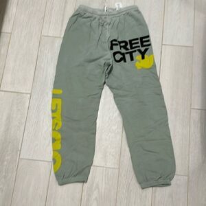New Free City Small green sweatpants